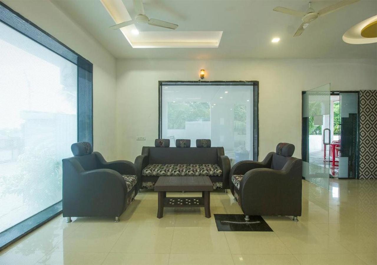 Hotel Wayfare Shirdi Εξωτερικό φωτογραφία
