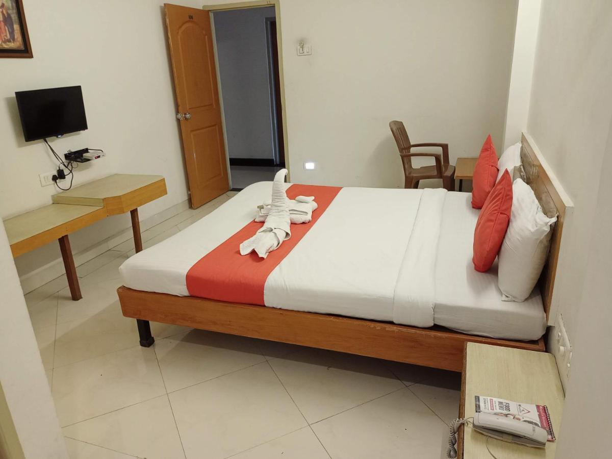 Hotel Wayfare Shirdi Εξωτερικό φωτογραφία
