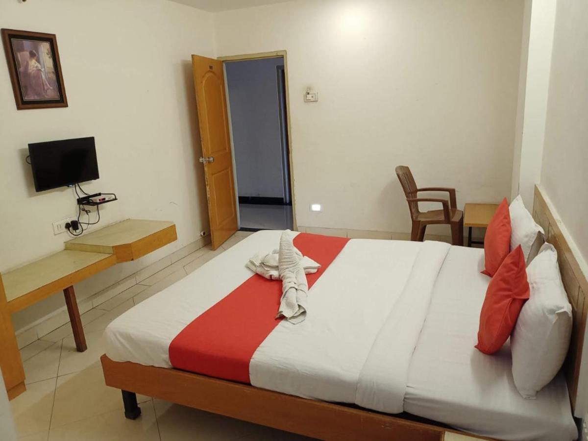 Hotel Wayfare Shirdi Εξωτερικό φωτογραφία
