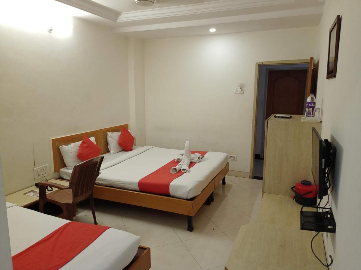 Hotel Wayfare Shirdi Εξωτερικό φωτογραφία