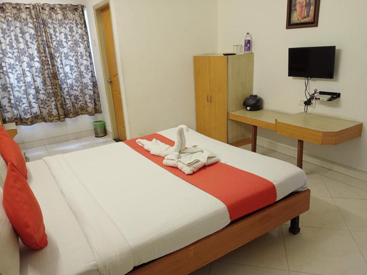 Hotel Wayfare Shirdi Εξωτερικό φωτογραφία