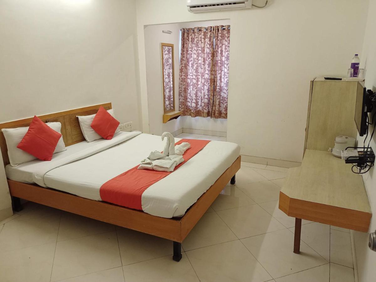Hotel Wayfare Shirdi Εξωτερικό φωτογραφία